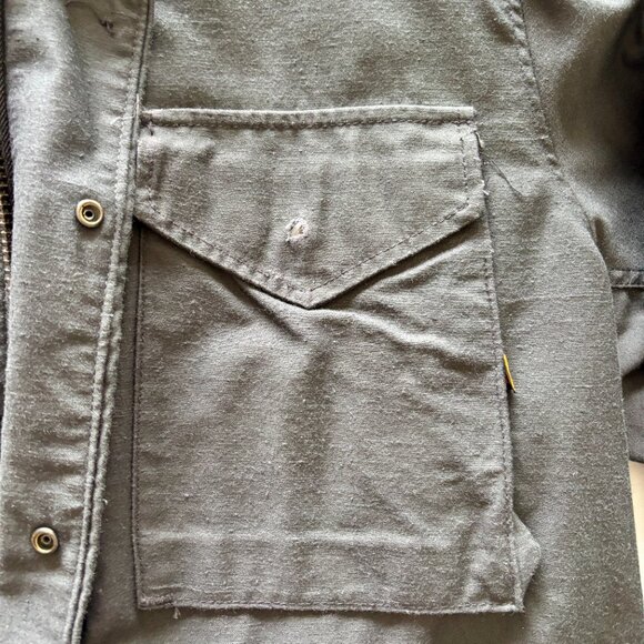 Vintage Men's Alpha Industries Black M-65 Cold Weather Field Jacket w/Epaulettes - Picture 5 of 16